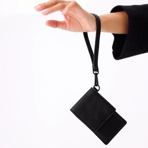 BÉIS ID wristlet